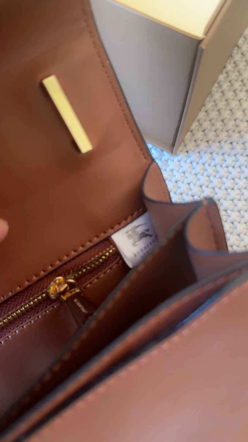 Burberry Leather Shoulder Bag - photo 5