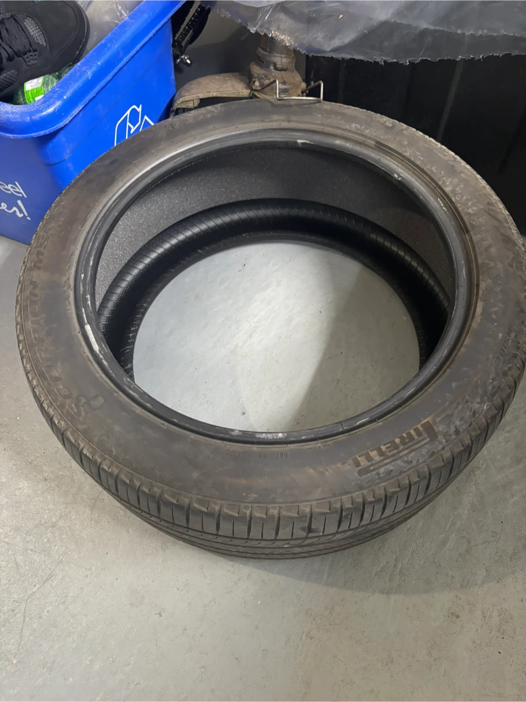 Pirelli 255/45 R19 104T Tire