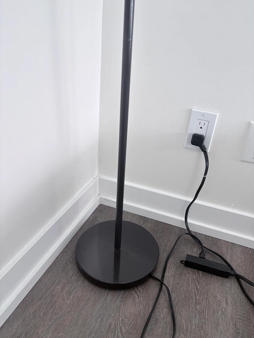 Floor lamp with adjustable reading light - photo 4