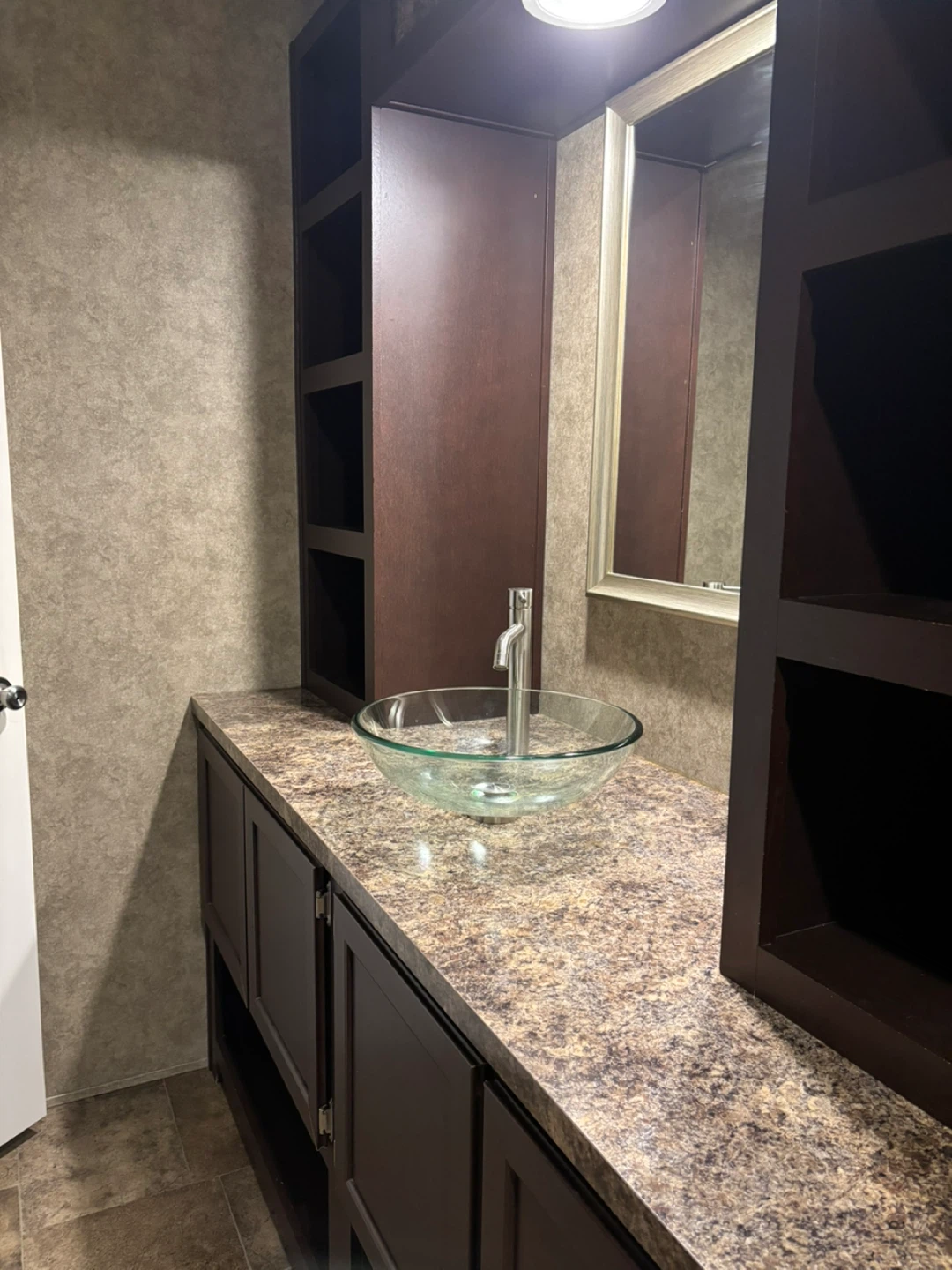 Glass vessel with faucet for mobile home