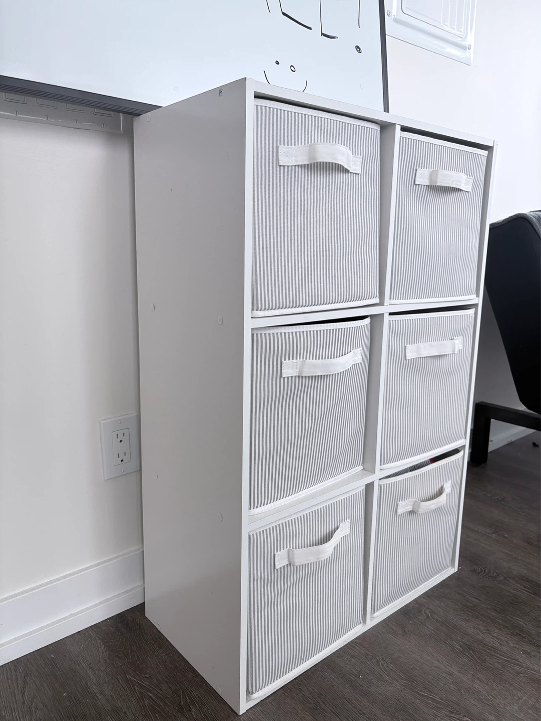 6-Cube Storage Unit with Grey Striped Bins - photo 4