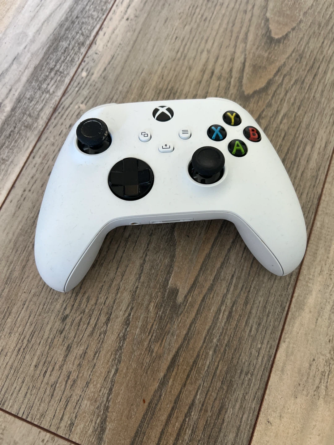 White Xbox Wireless Controller