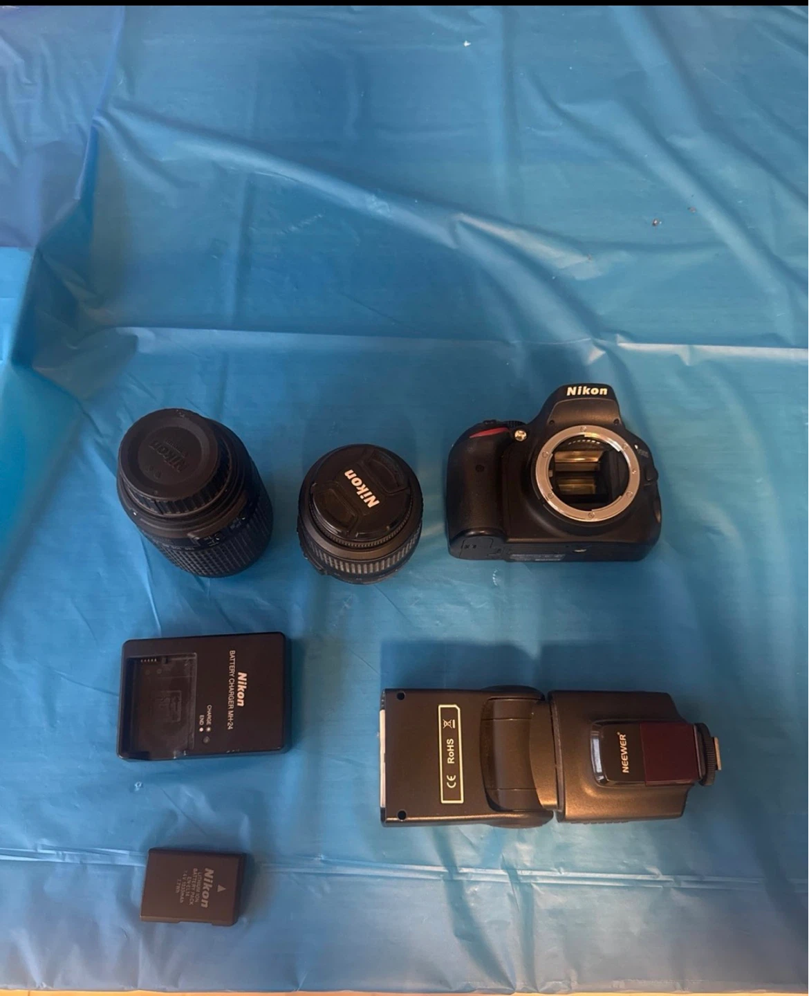 Nikon D5100 DSLR Camera with 2 Lenses, Flash, Battery & Charger - photo 3