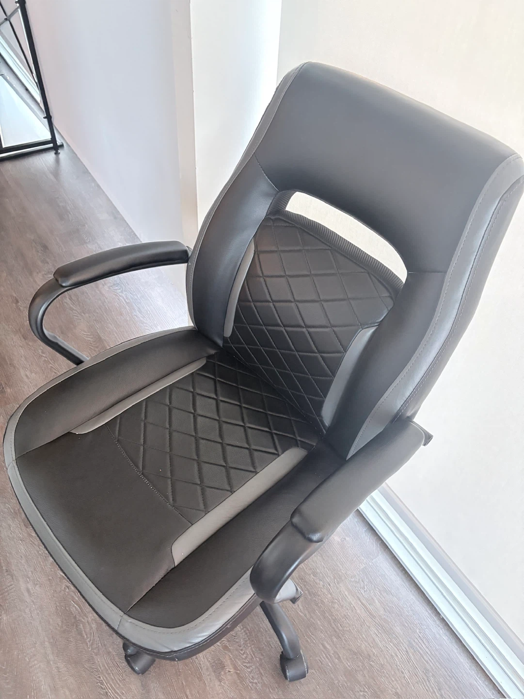 Black and Grey Faux Leather Office Chair - photo 3