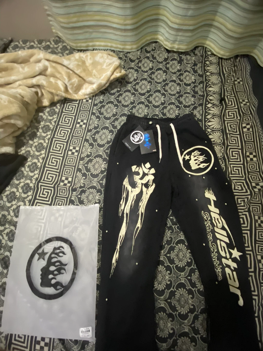 BRAND NEW Hellstar Hoodie and Sweatpants Set - photo 3