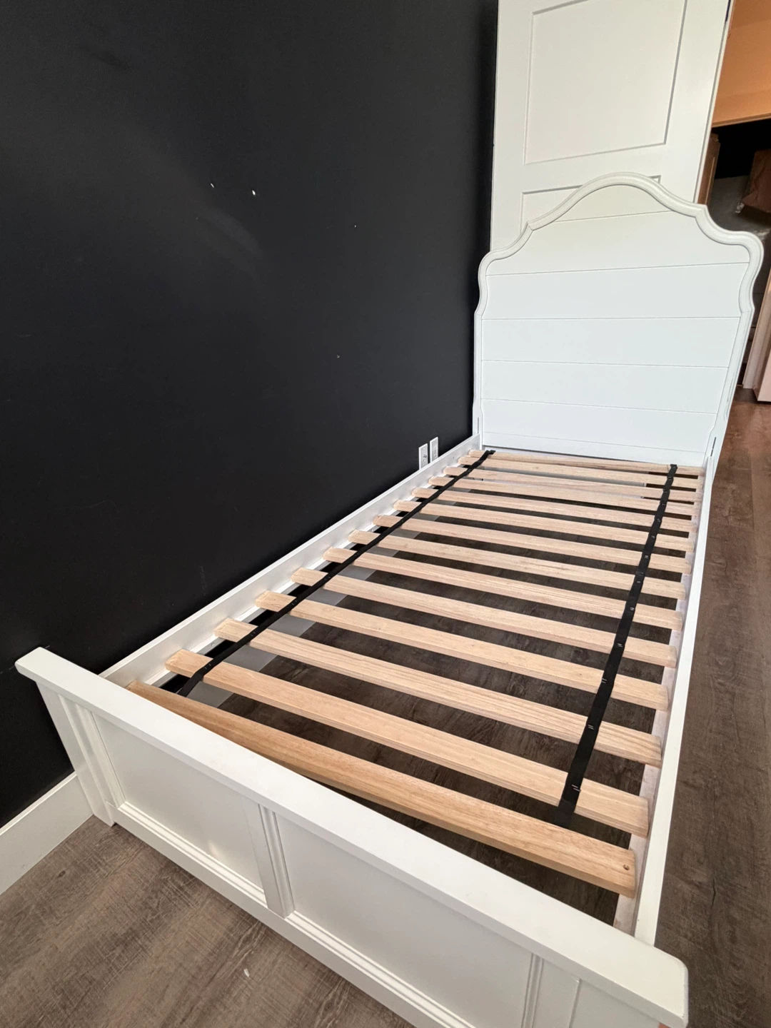 Pottery barn twin bed frame - photo 2