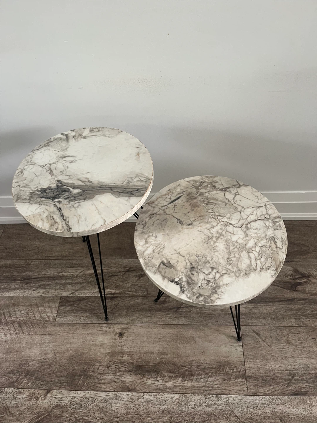 Set of 2 Marble look wood Top Side Tables - photo 2