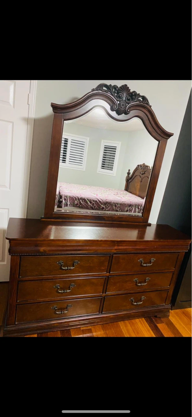 Solid wood 8 Drawer dresser with Matching mirror