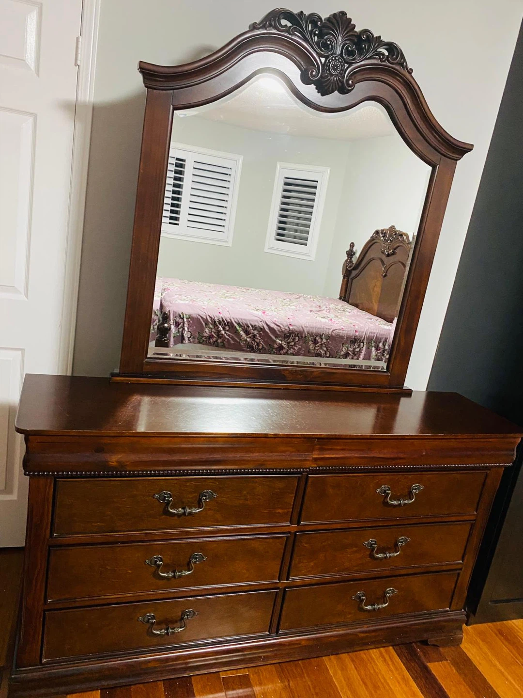 Solid wood 8 Drawer dresser with Matching mirror - photo 5