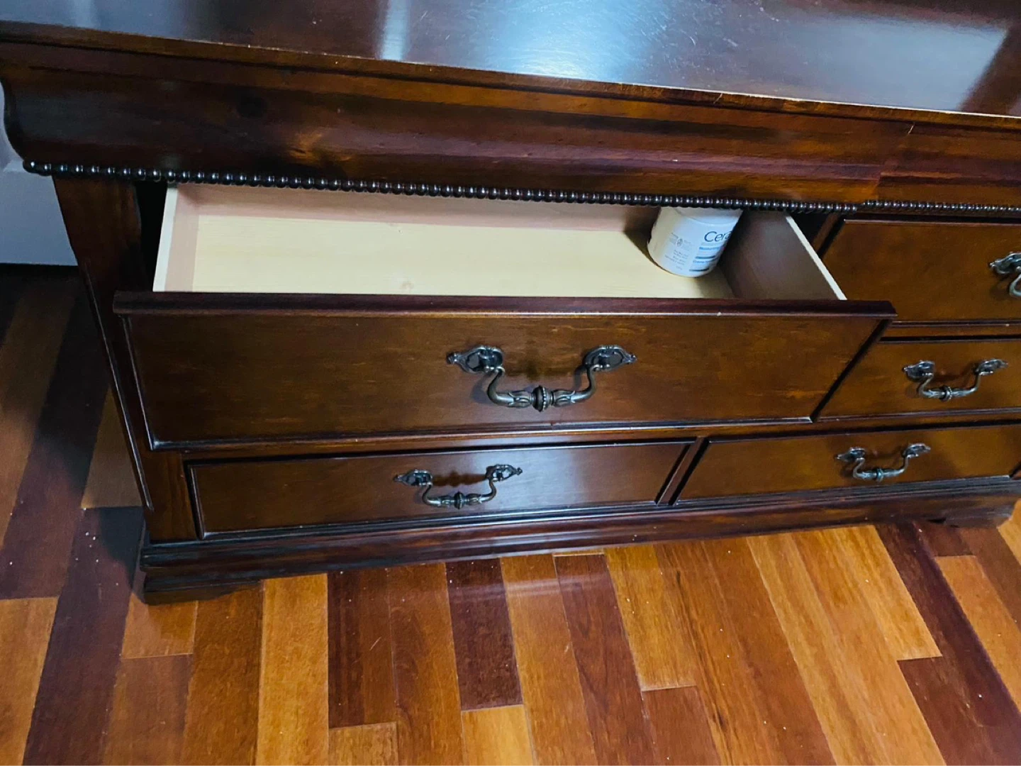 Solid wood 8 Drawer dresser with Matching mirror - photo 3