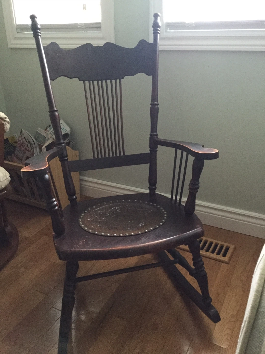 Wooden Rocking Chair - photo 2
