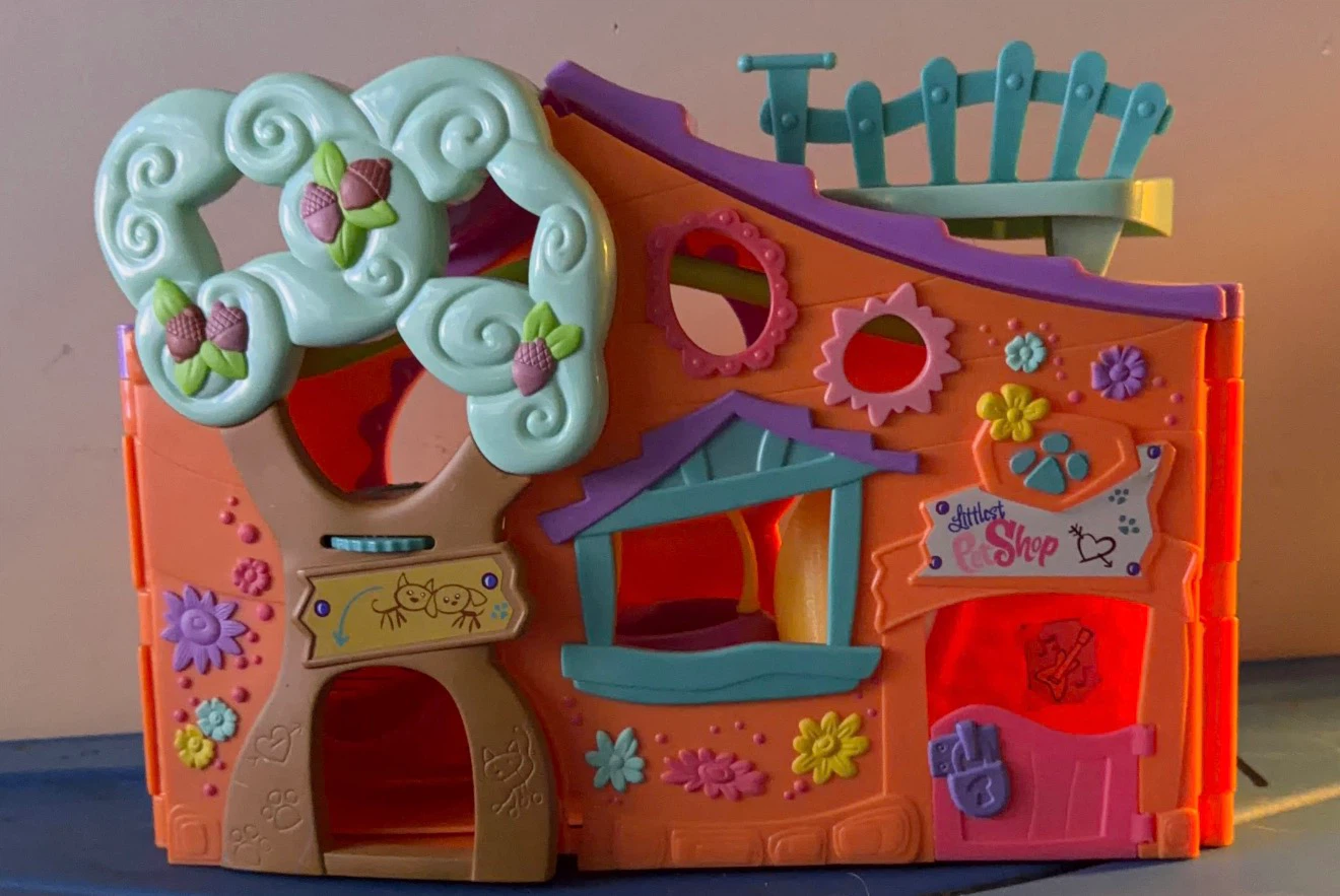 Littlest Pet Shop Treehouse Playset