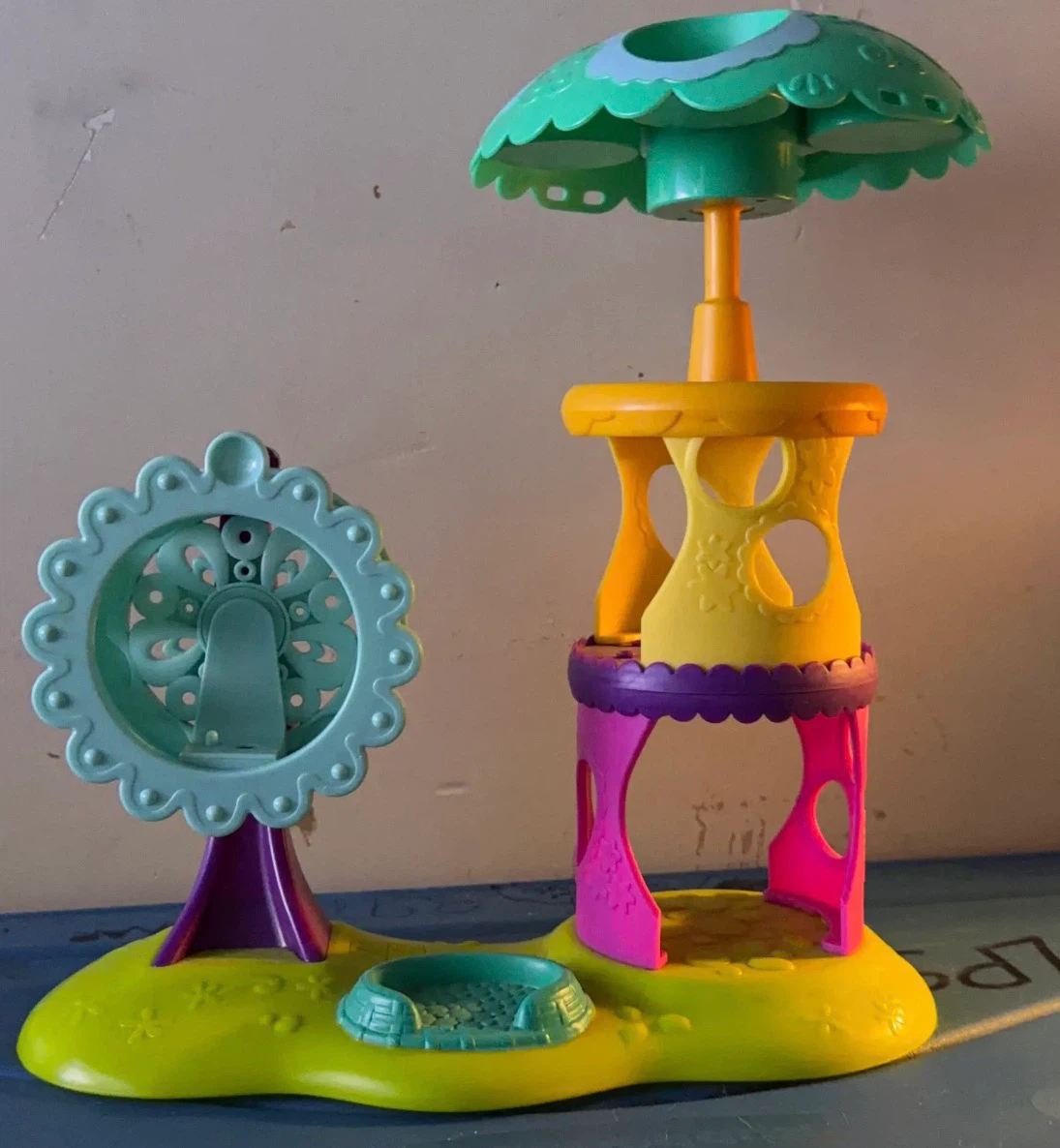 Plastic Toy Playset with Ferris Wheel and Tower
