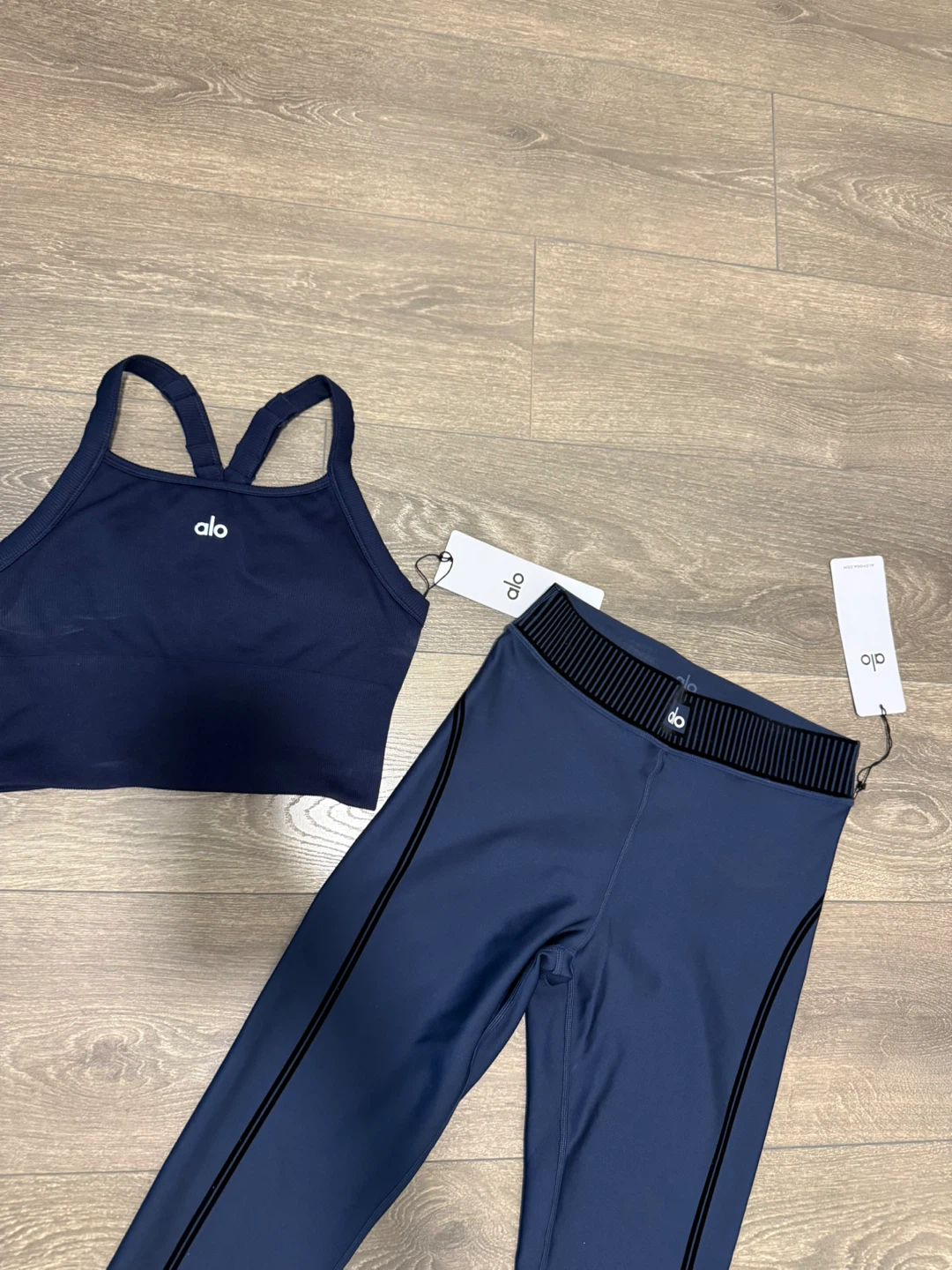 Alo Yoga Bra Tank and Leggings Set - Navy - photo 2