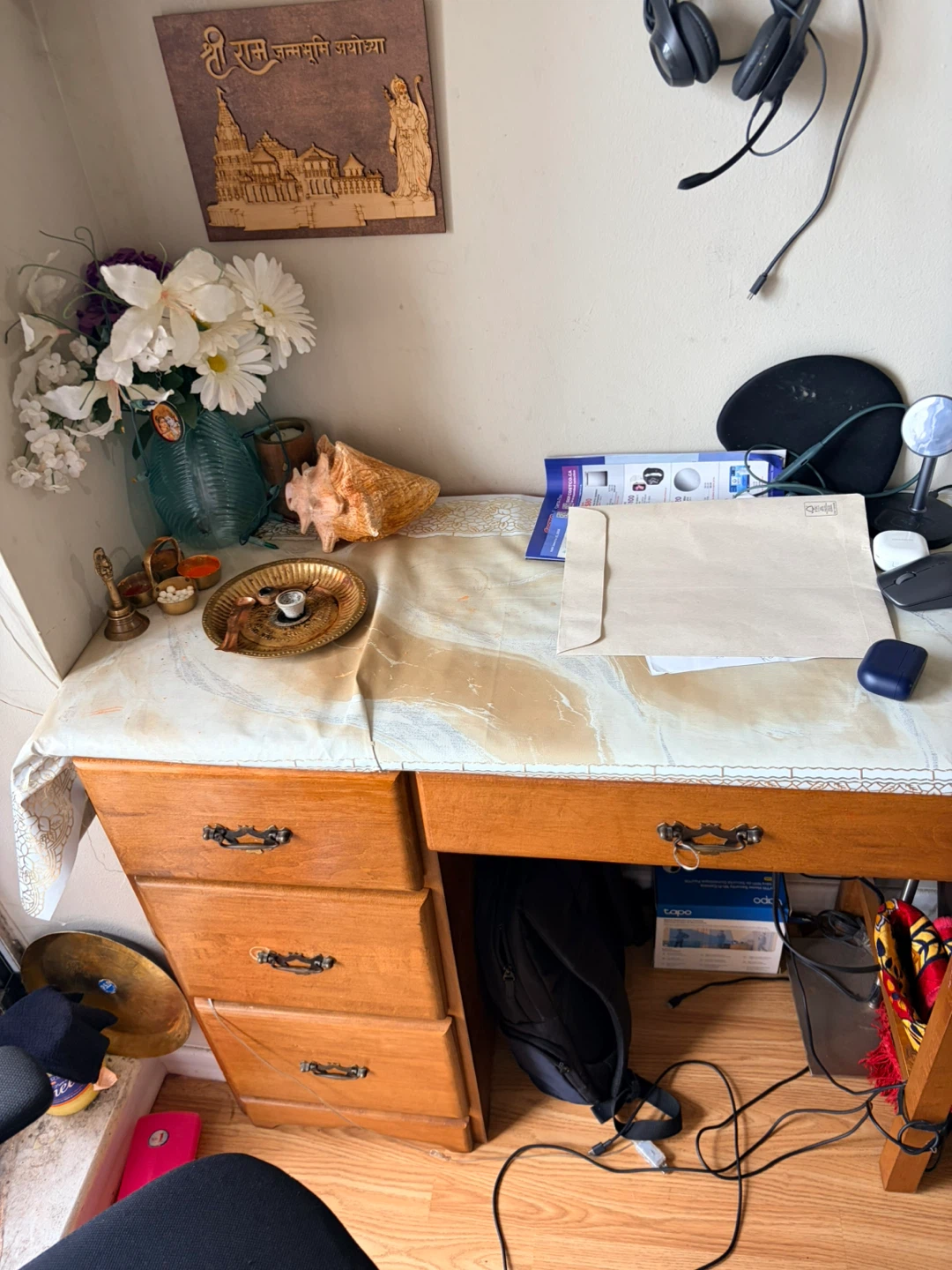 Woden Working desk along with drawers to keep things.