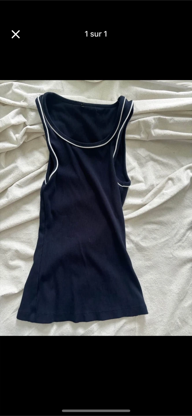 Navy ribbed tank top with white trim XXS