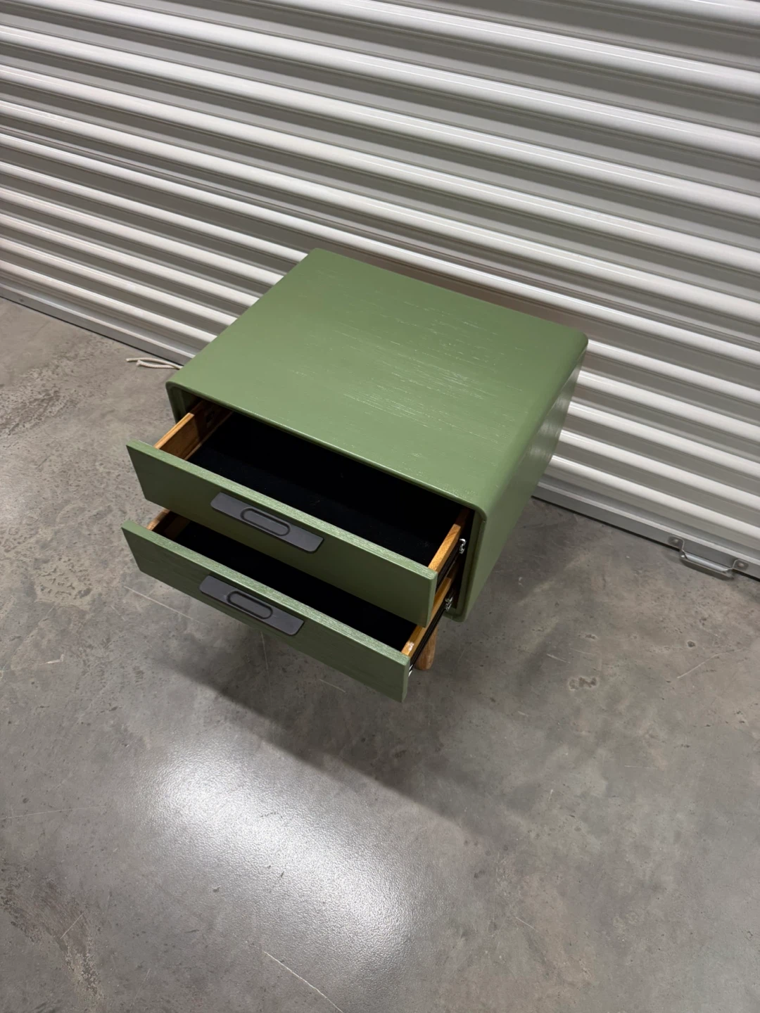 🚨Free Delivery NJ/NY Avocado Nightstand - photo 2