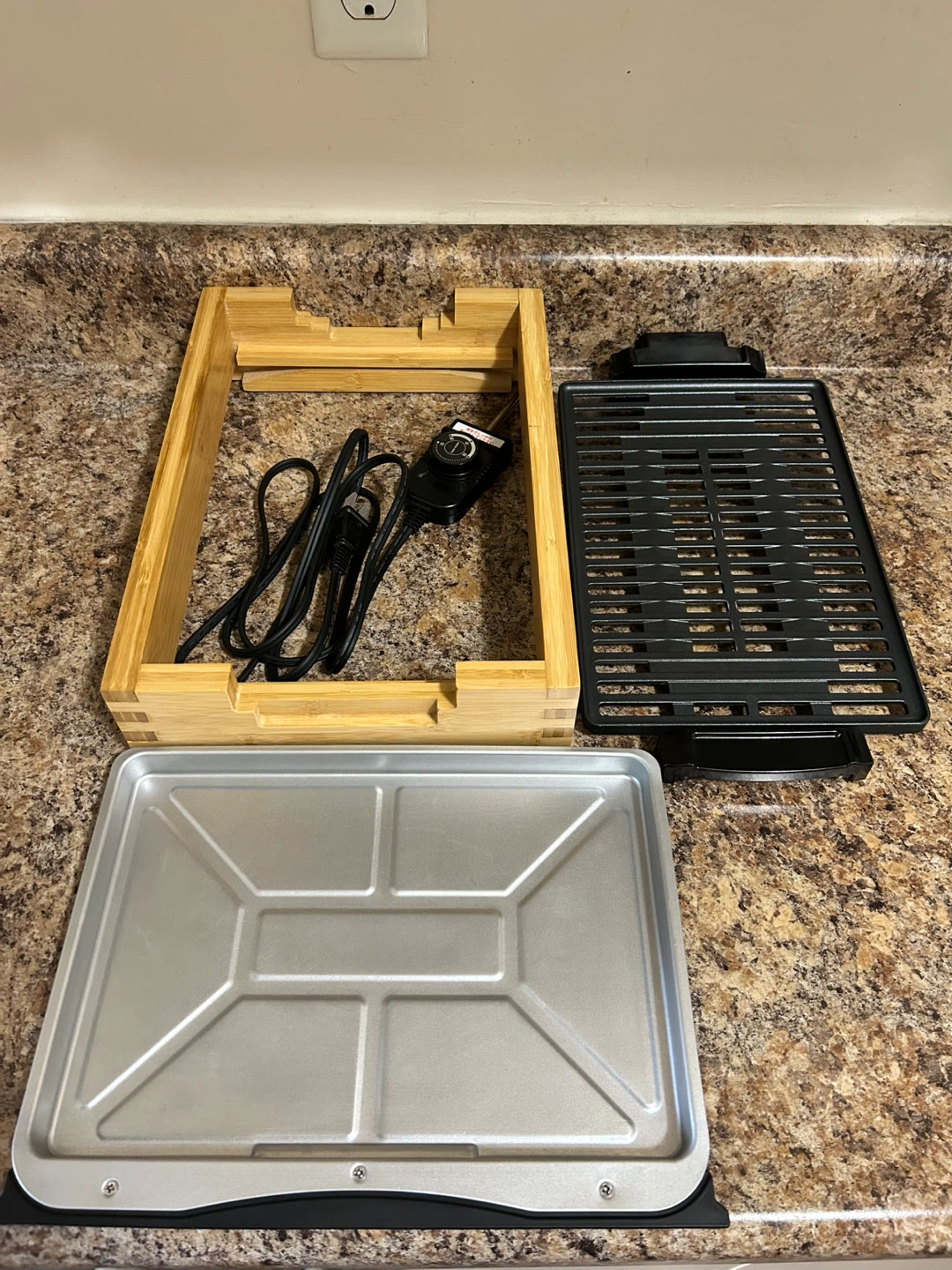 Japanese Bamboo Electric Tabletop Grill – Like New - photo 5