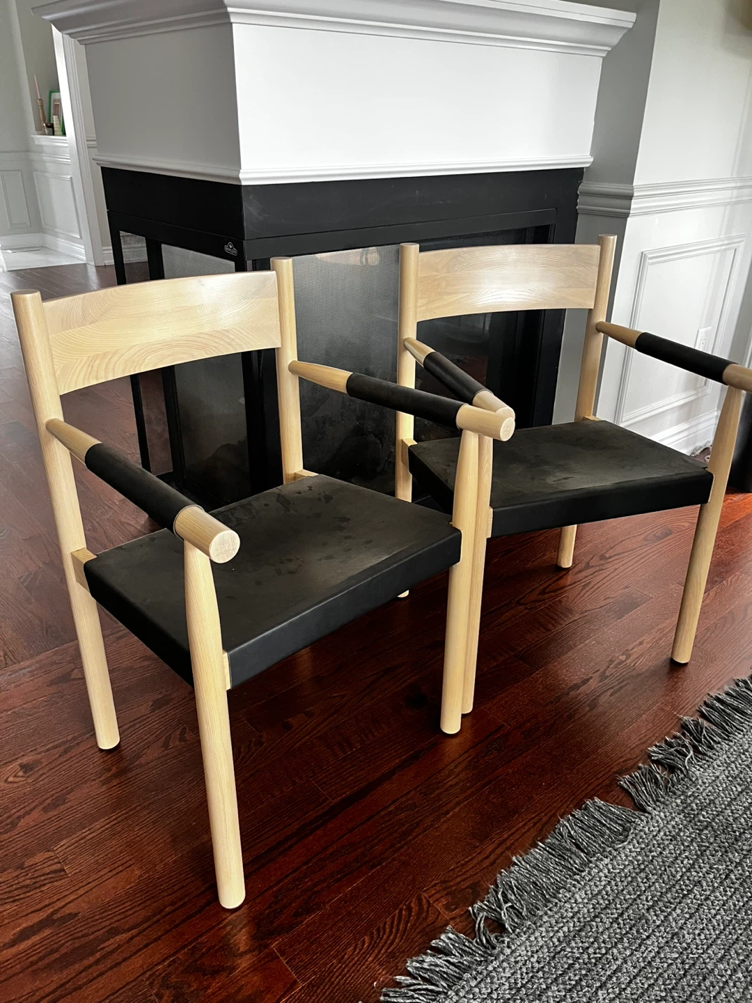 ELTE_Set of 2 Modern Accent Chairs
