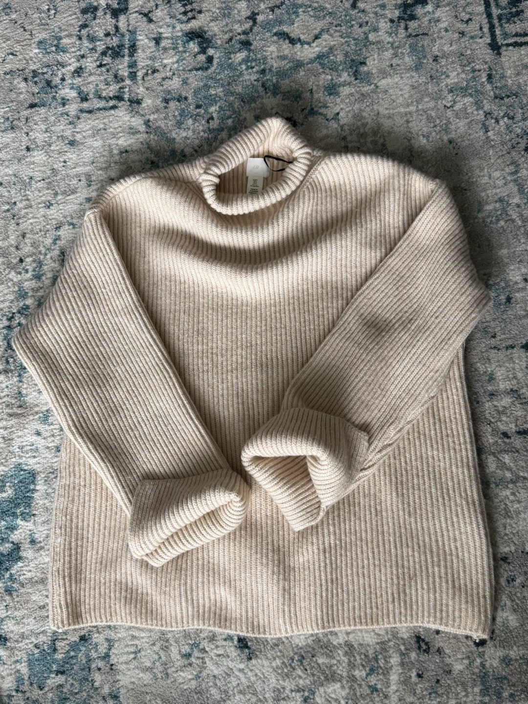 H&M Cream Ribbed Turtleneck Sweater