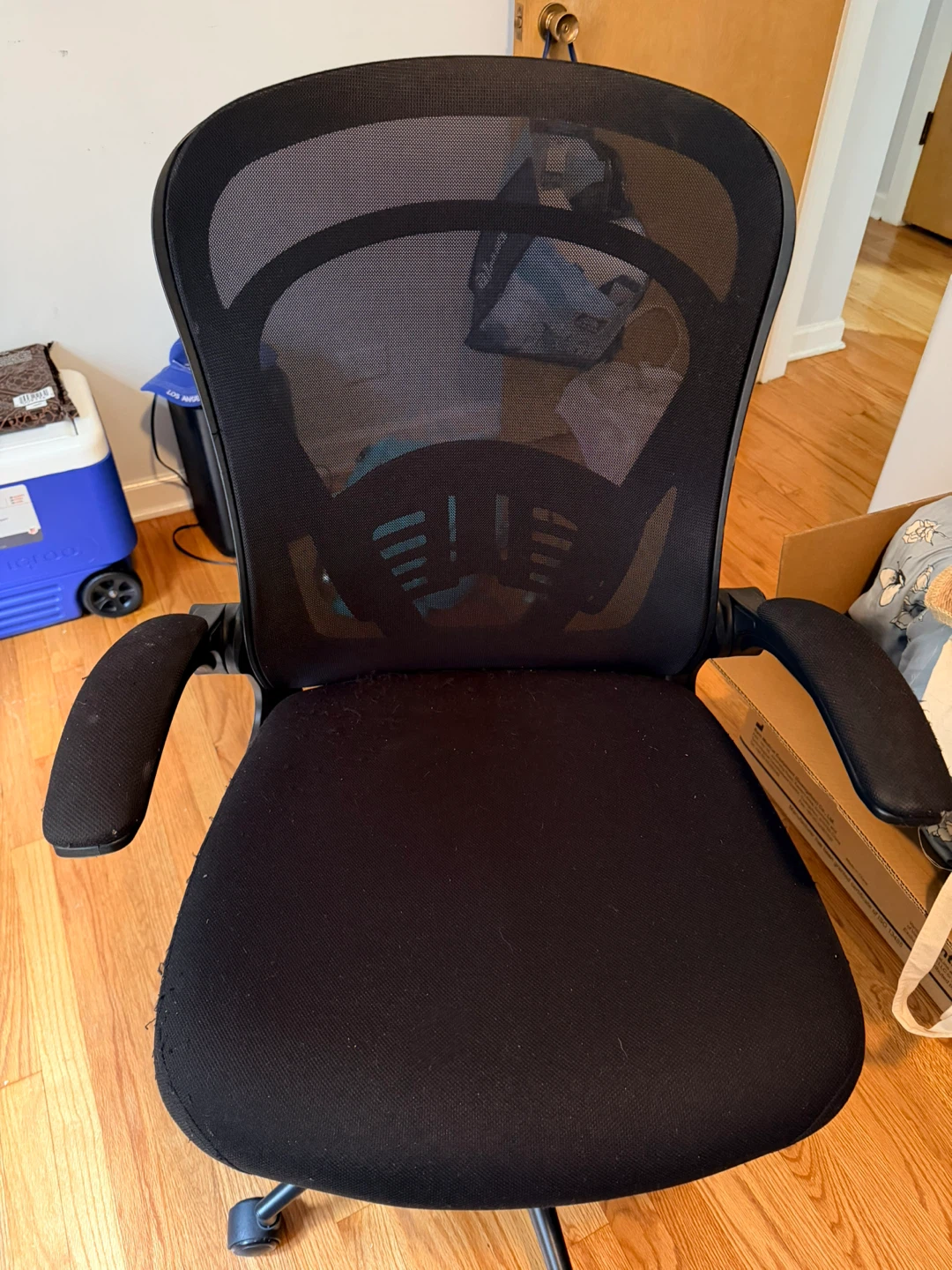 Black Mesh Office Chair - photo 2