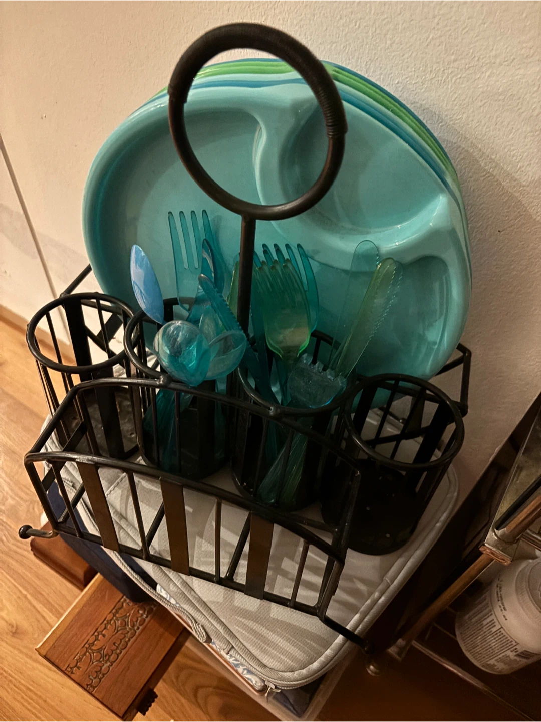 Plates and Cutlery Set with Holder - photo 2