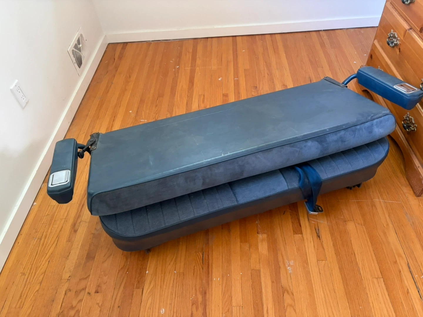 1986 Suburban Blue Upholstered Bench Seat with Armrests - photo 5