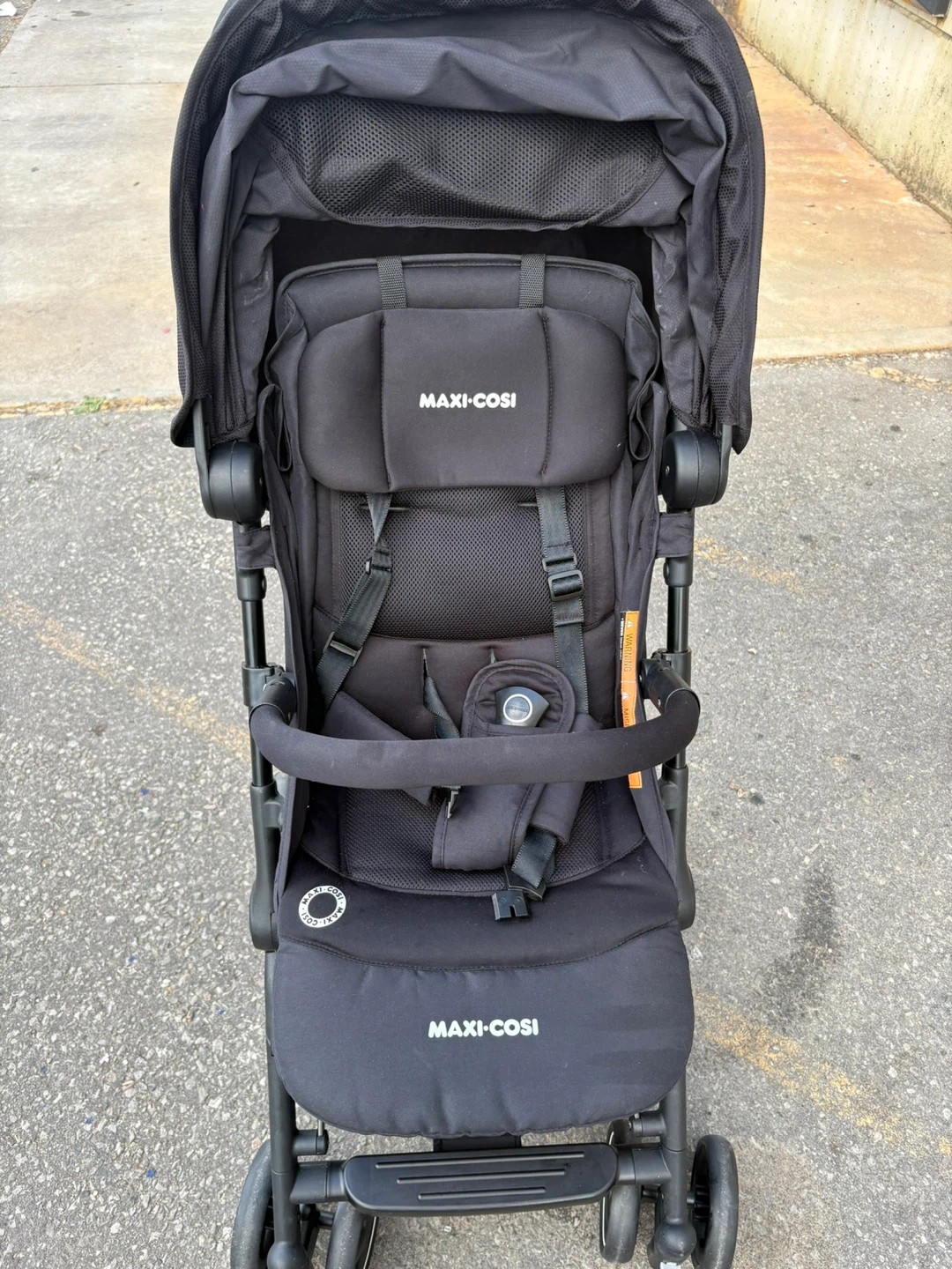 MAXI COSI STROLLER