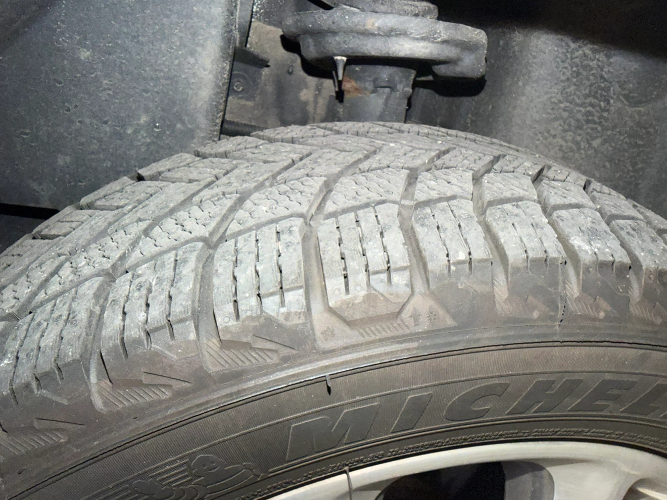 Michelin X-Ice Snow Winter Tires - 225/55 R18 - photo 2