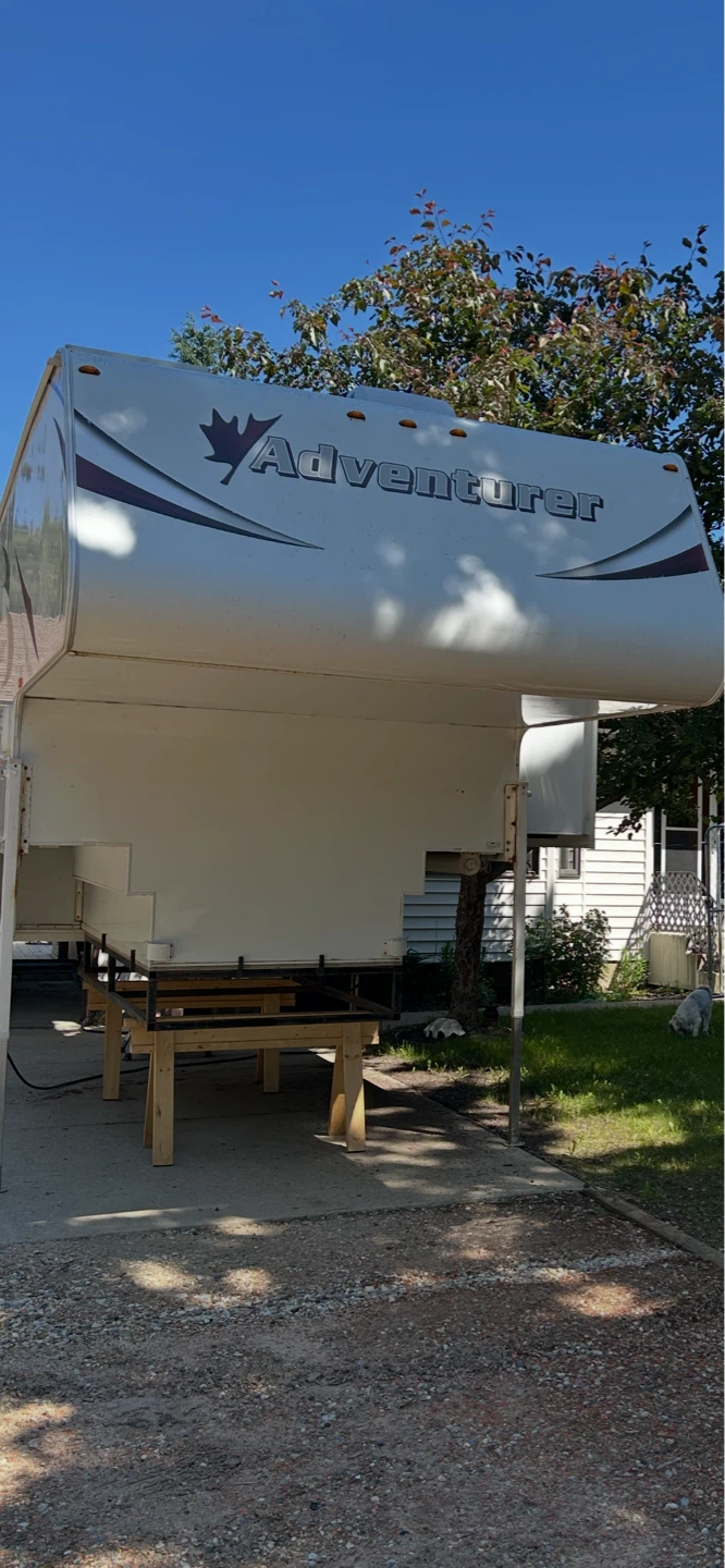Adventurer Truck Camper