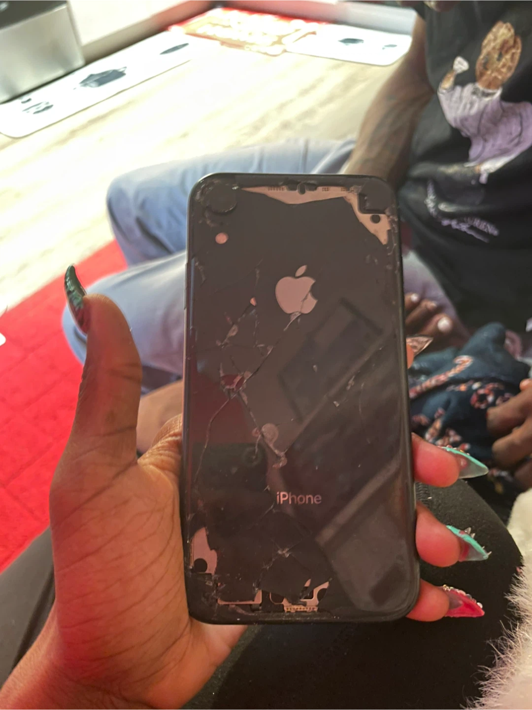 iPhone XR (Cracked Back Screen) - photo 4