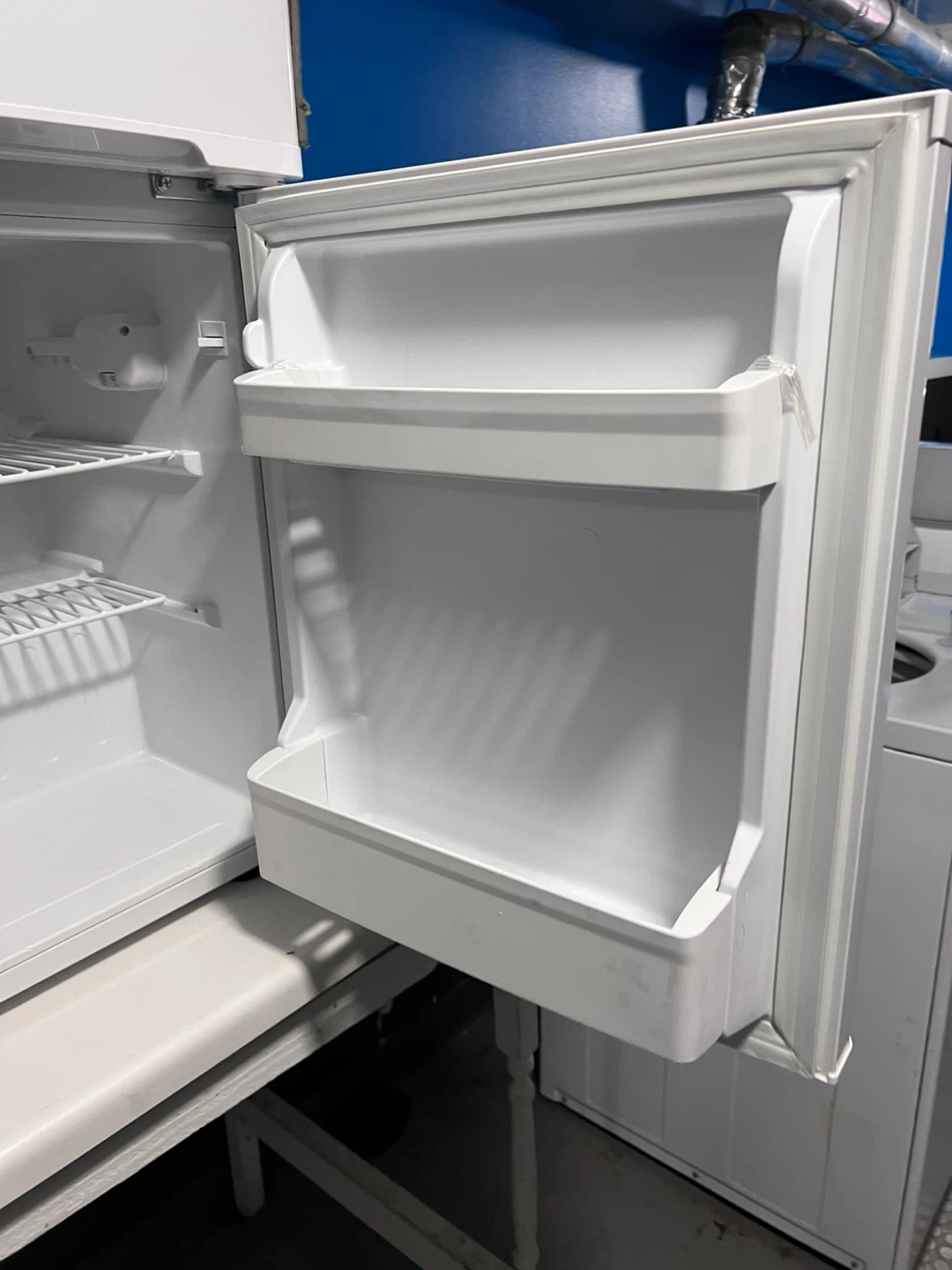 White Compact Refrigerator Antartic. Star - photo 4