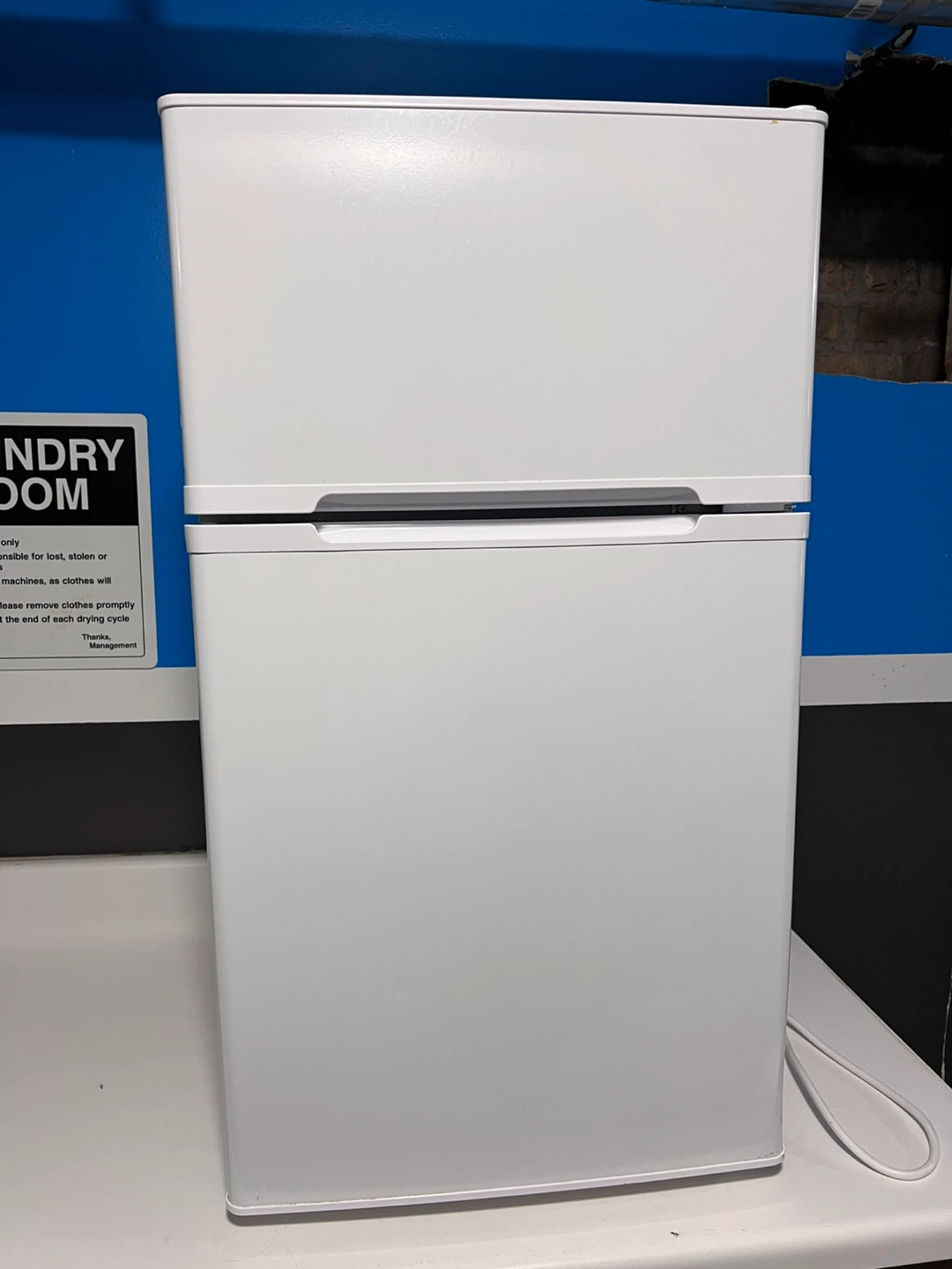 White Compact Refrigerator Antartic. Star