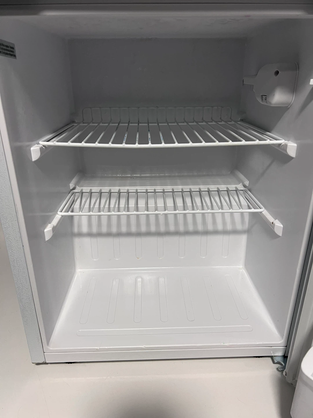 White Compact Refrigerator Antartic. Star - photo 2
