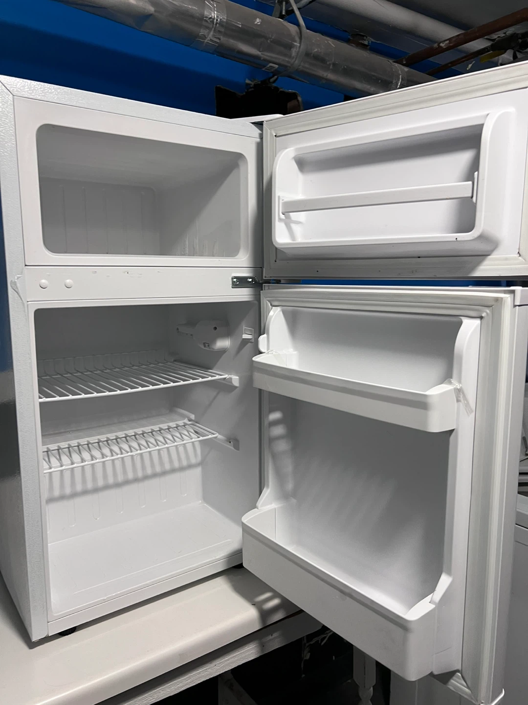 White Compact Refrigerator Antartic. Star - photo 3
