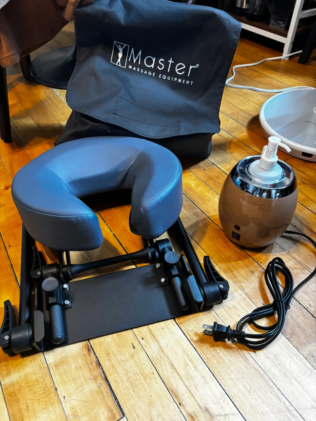 Master Massage Equipment Portable Face Cradle and Heater