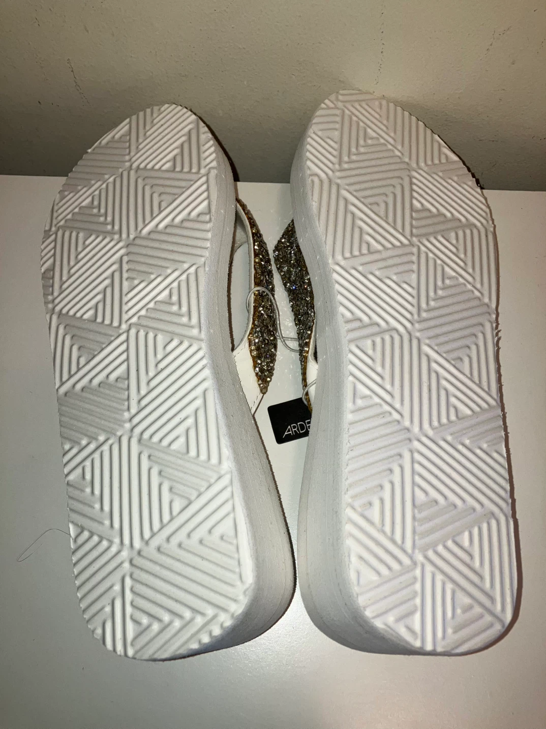 Ardene White Glitter Flip Flops - photo 4
