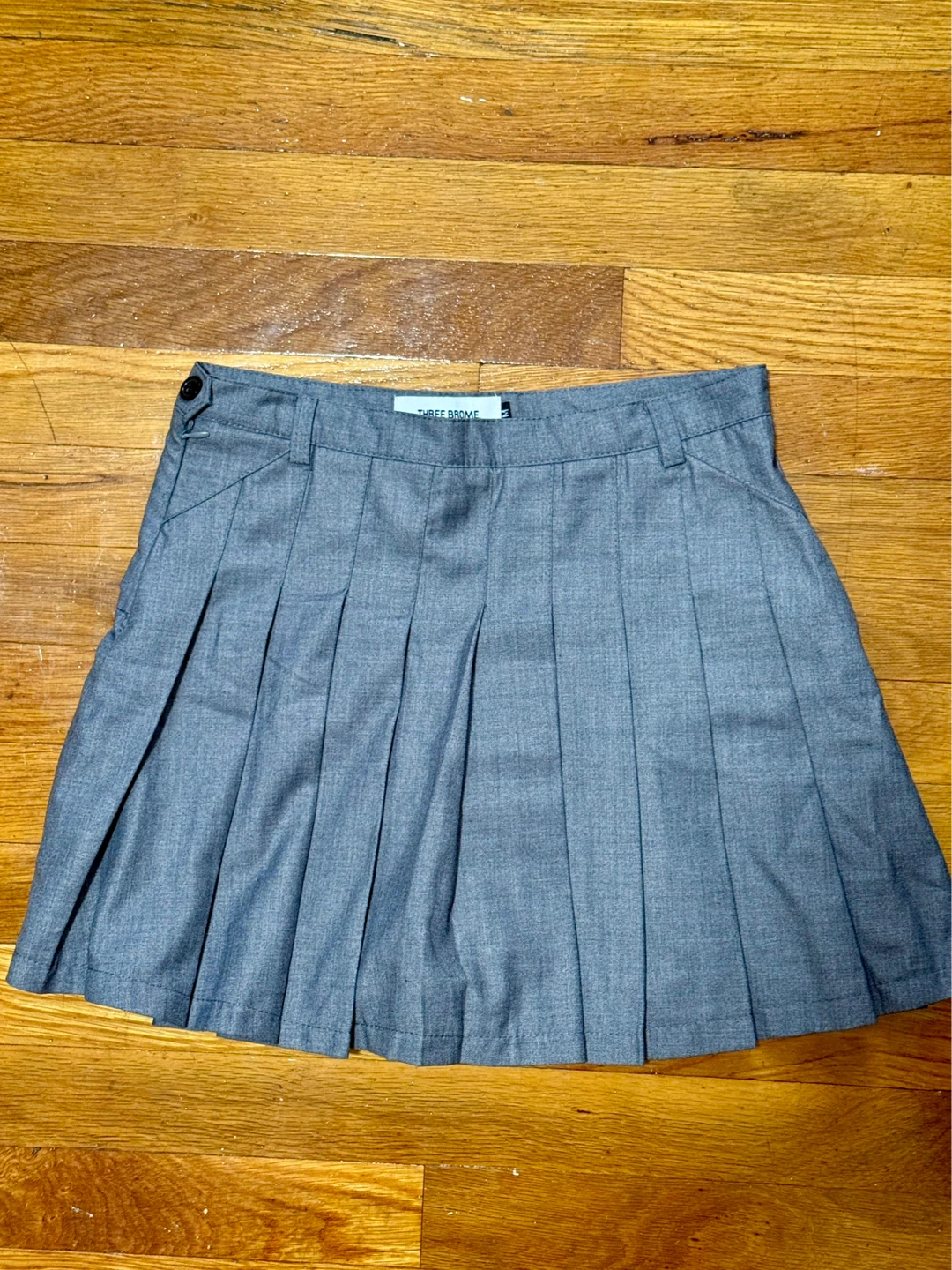 NWOT Grey Pleated Skirt
