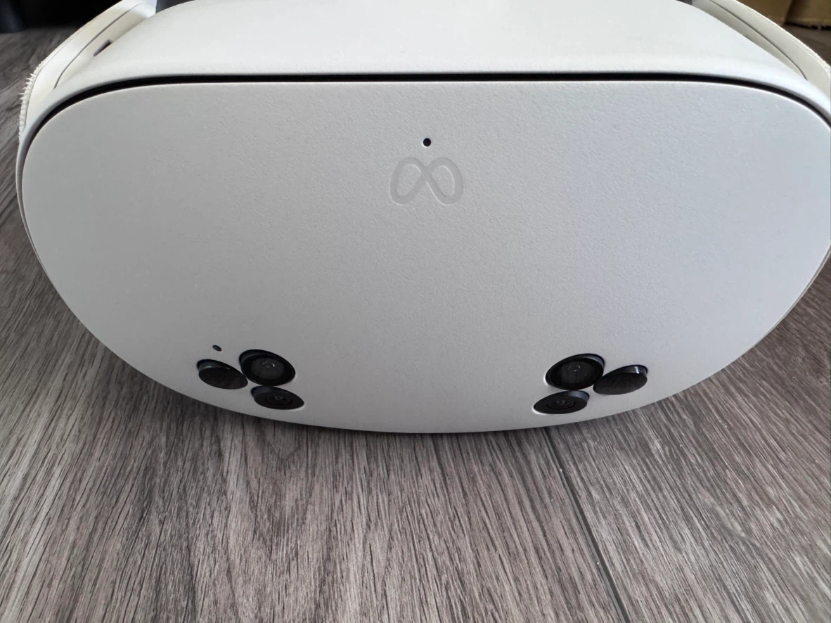 Meta Quest 3S 128GB VR Headset - photo 4