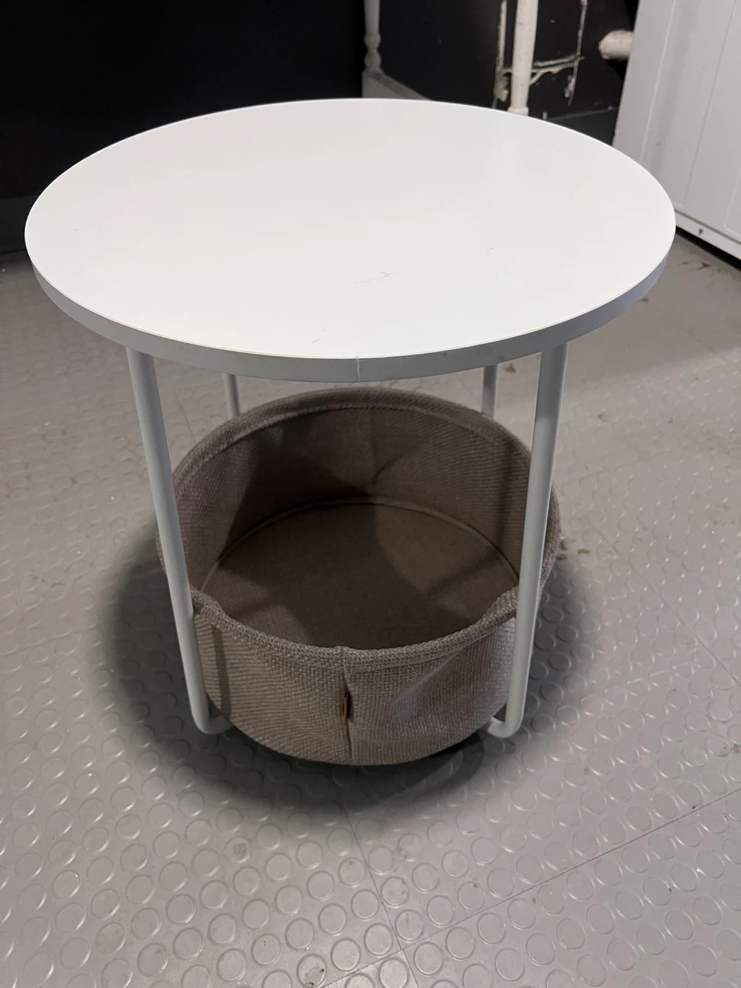 VASAGLE White Round Side Table with Storage Basket
