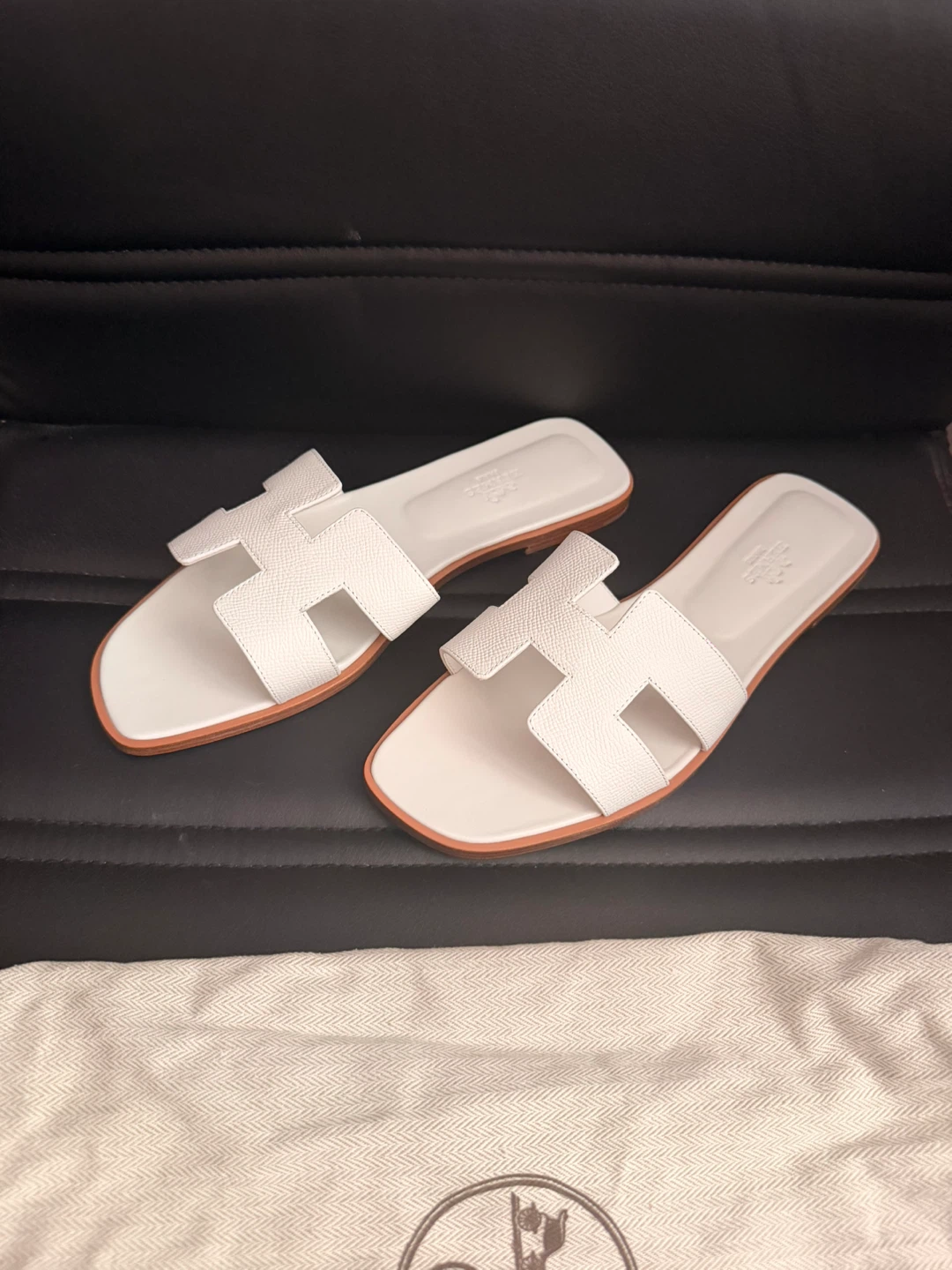 Hermes Oran Slides 8.5