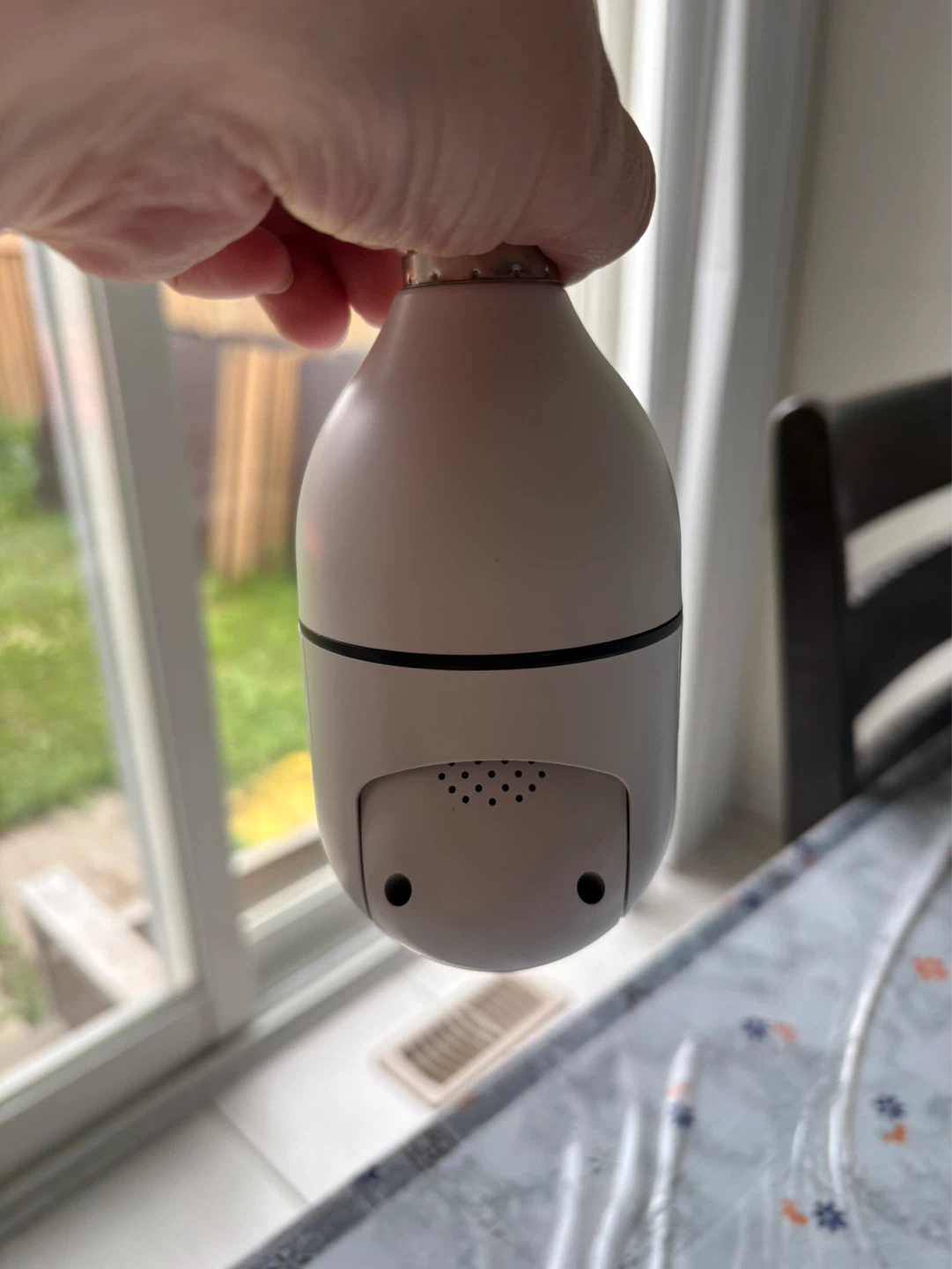 360° WiFi Pan & Tilt Security Camera Bulb – Night Vision - photo 2