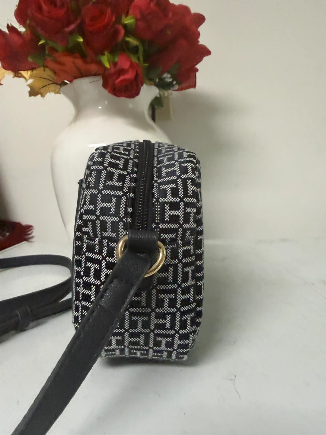Tommy Hilfiger Monogram Camera Bag - photo 4