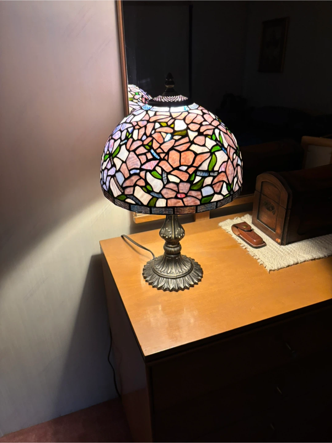 Vintage Tiffany style stain glass lamp