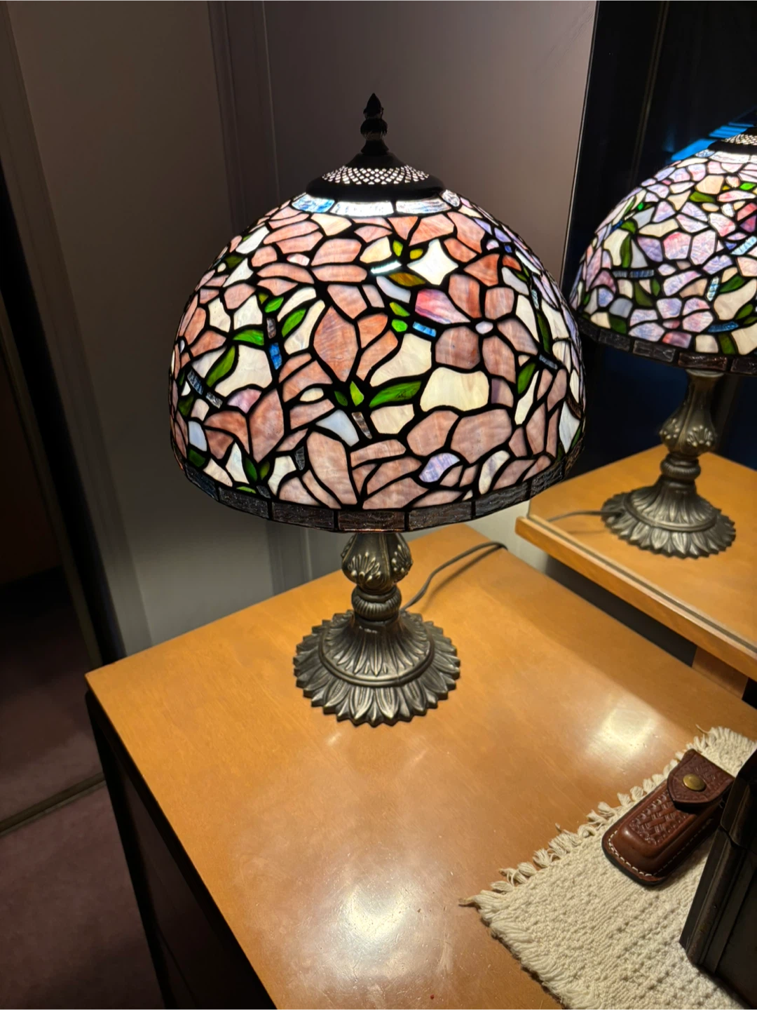 Vintage Tiffany style stain glass lamp - photo 2