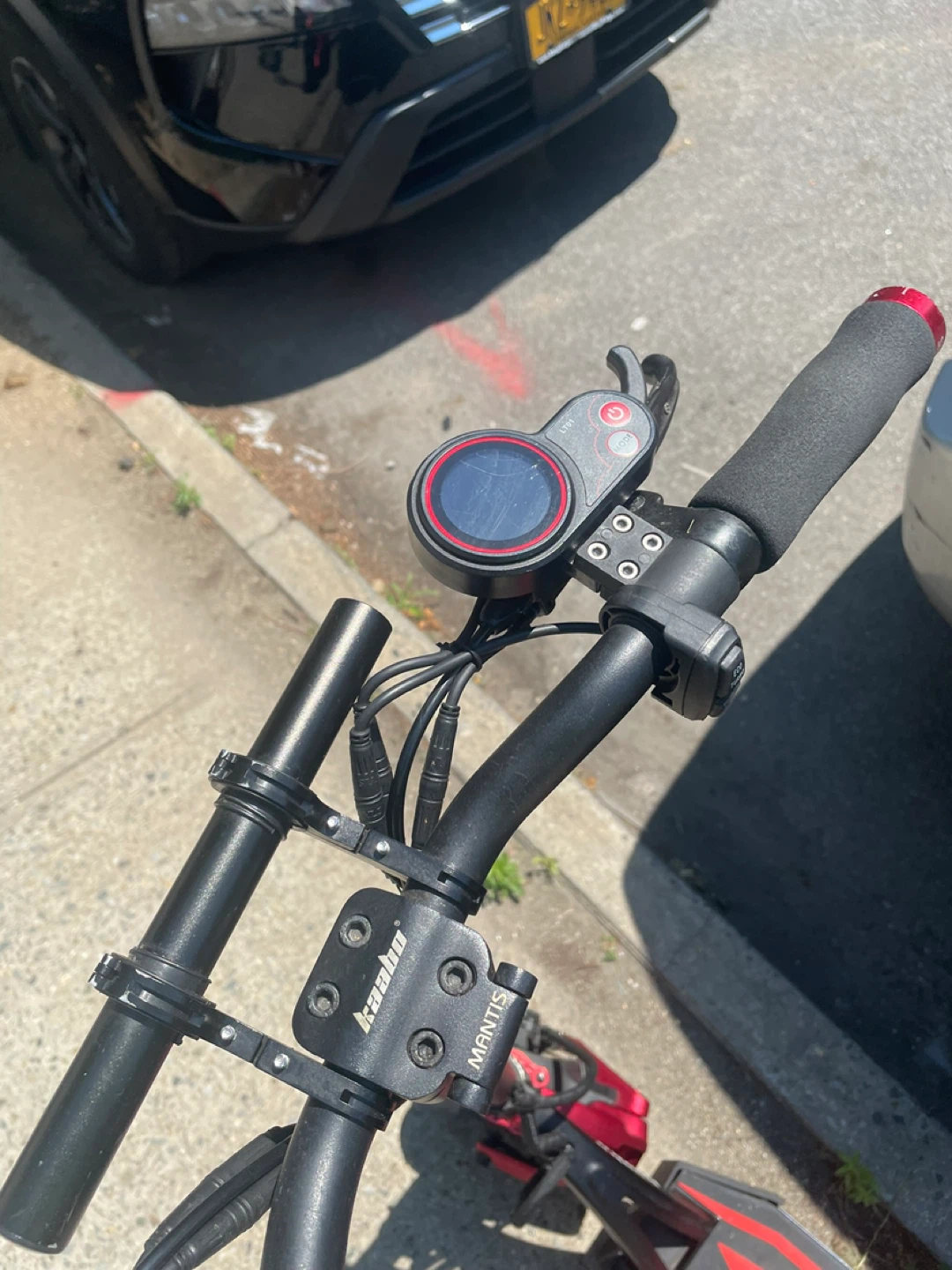Kaabo Mantis 8 Dual Motor Electric Scooter - photo 4