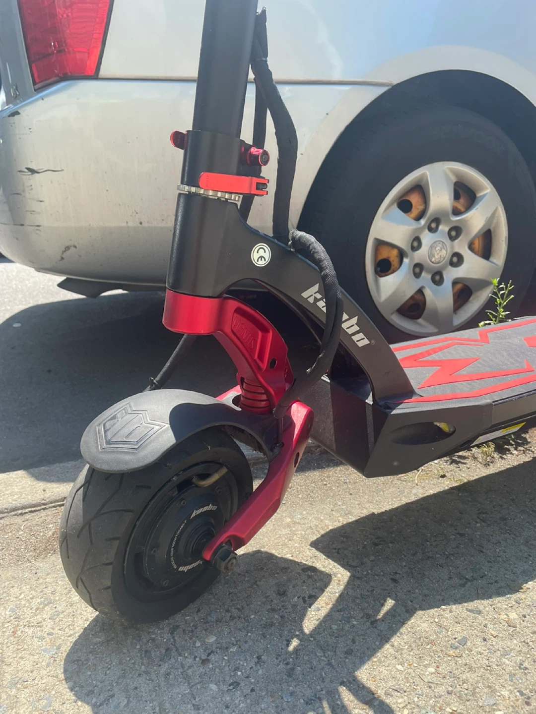 Kaabo Mantis 8 Dual Motor Electric Scooter - photo 3