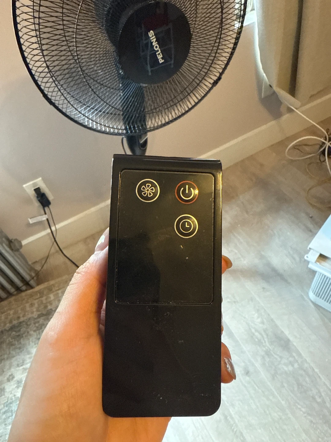 PELONIS Black Oscillating Pedestal Fan with Remote - photo 2