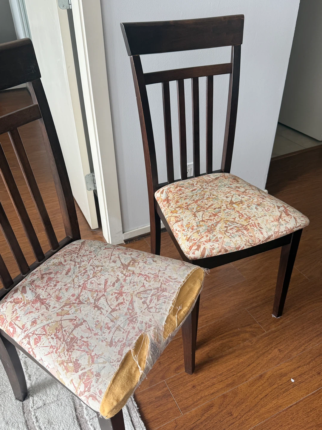 Free Set of 4 Wooden Dining Chairs - photo 2