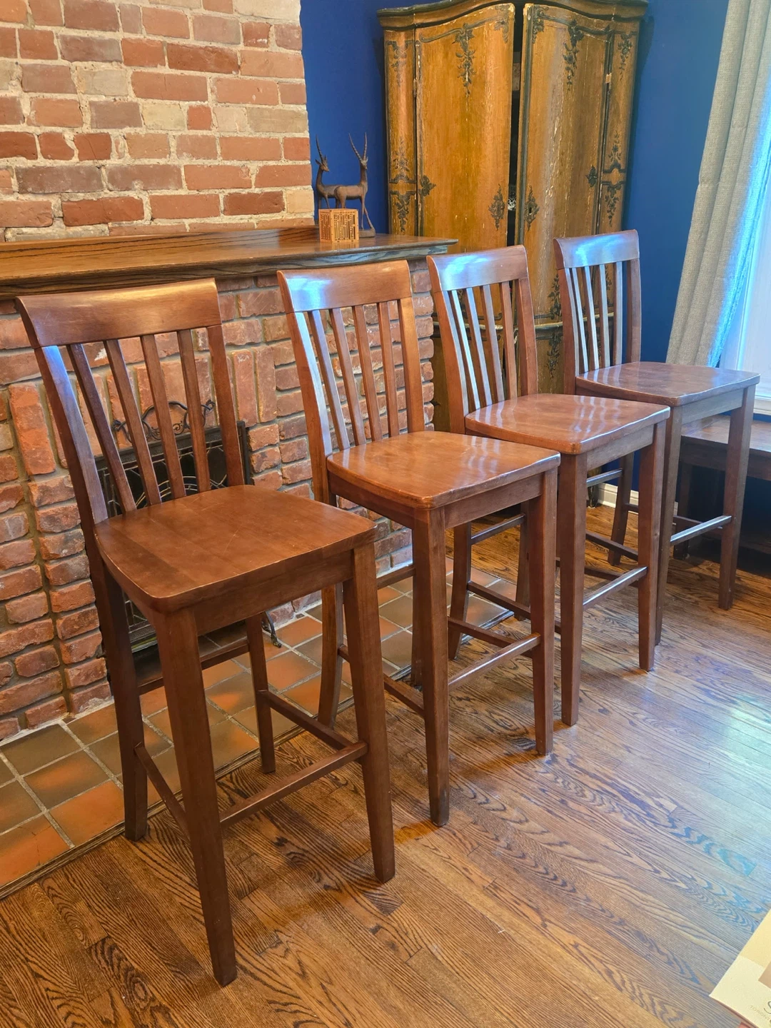 Set of 4 Wooden Bar Stools